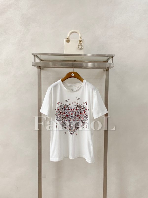 25夏の新気品女子蝶のハート刺繍減齢丸首プリント綿麻半袖Tシャツ